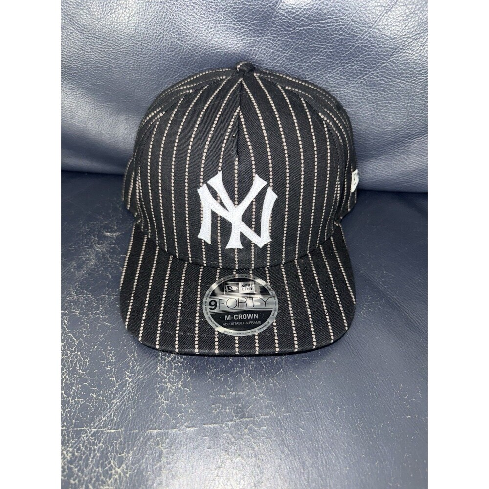 New Era 9Forty New York Yankees A-Frame Dotted Pinstripe Energy Snapback Hat New